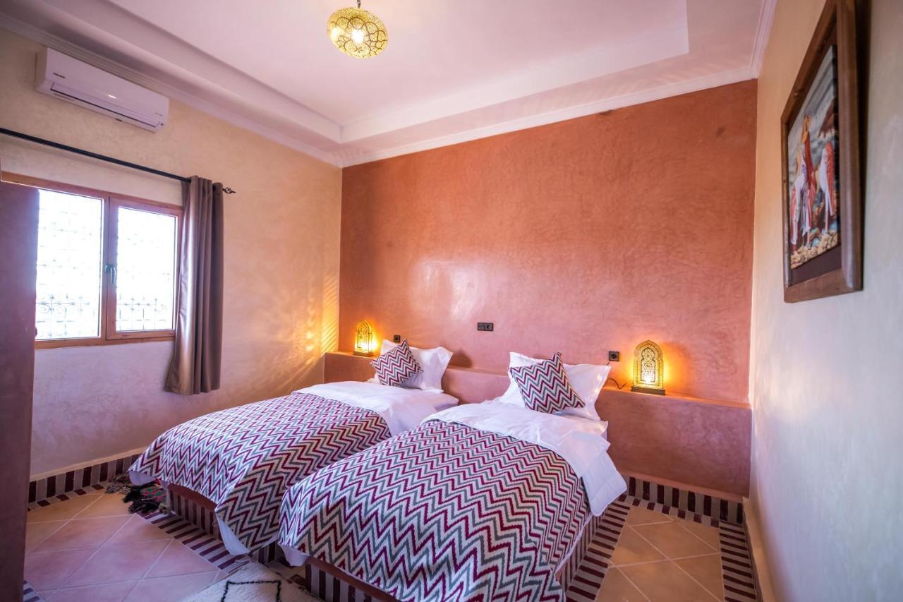 Riad Les Jardins De Merzouga Exterior photo
